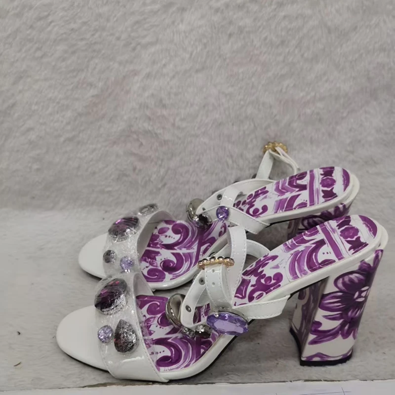 بوهيميا نمط حجر الراين جوهرة حذاء بكعب سميك الصنادل الأرجواني الجلود الكاحل حزام 10 سنتيمتر كريستال فستان صيفي الإناث الأحذية