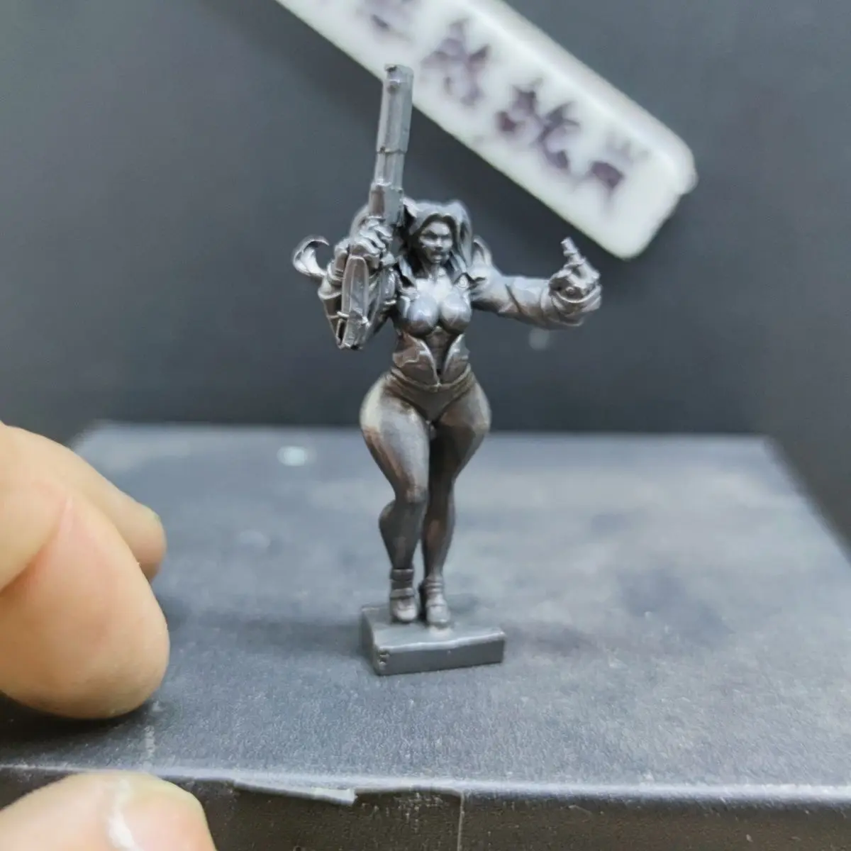 6.4cm Antique Silver Brass Victory Pose Girl -Mechanical Blaster Sculpture Lightning Base, Steampunk Desk Decor Collectible Gift
