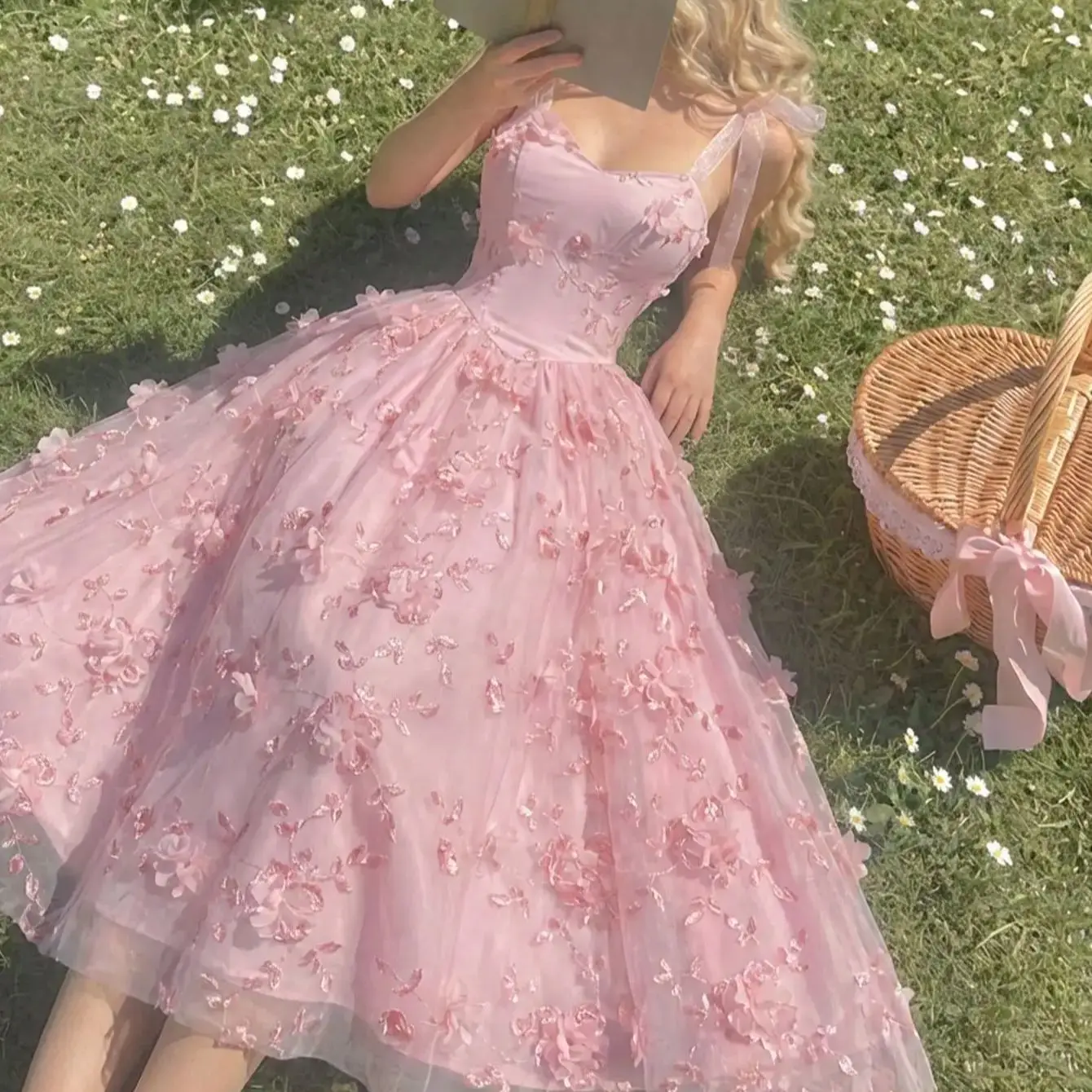 Vestido de lujo con lazo de princesa, bordado de malla, cintura fruncida, corte A, largo midi, novedad 2026, para fiesta de cumpleaños o invitada de boda