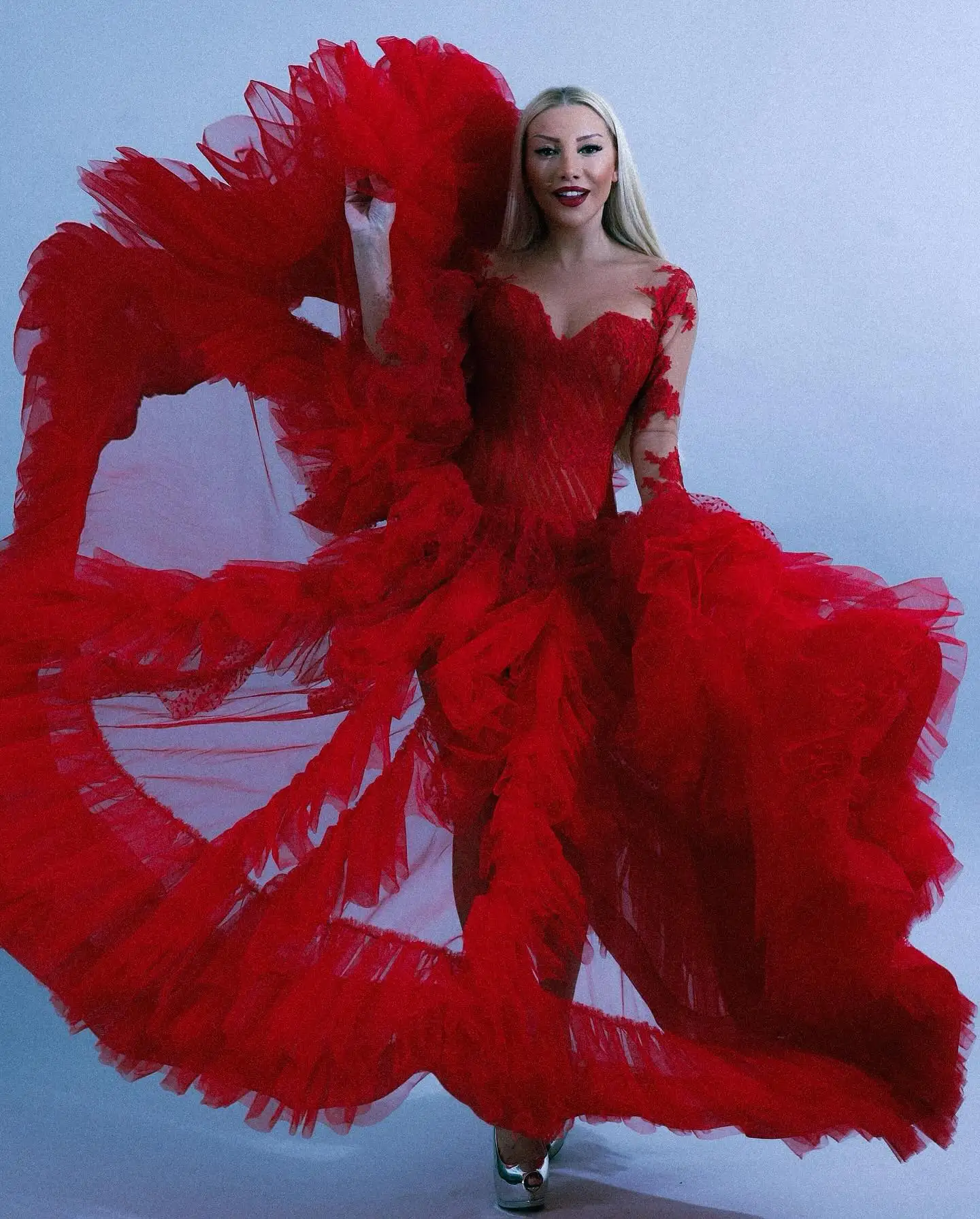 Flame Red Ruffle Bridal Shower Dress Sheer Neck Lace Long Wedding Party Dresses Bride Photoshoot Dress فساتين سهرة