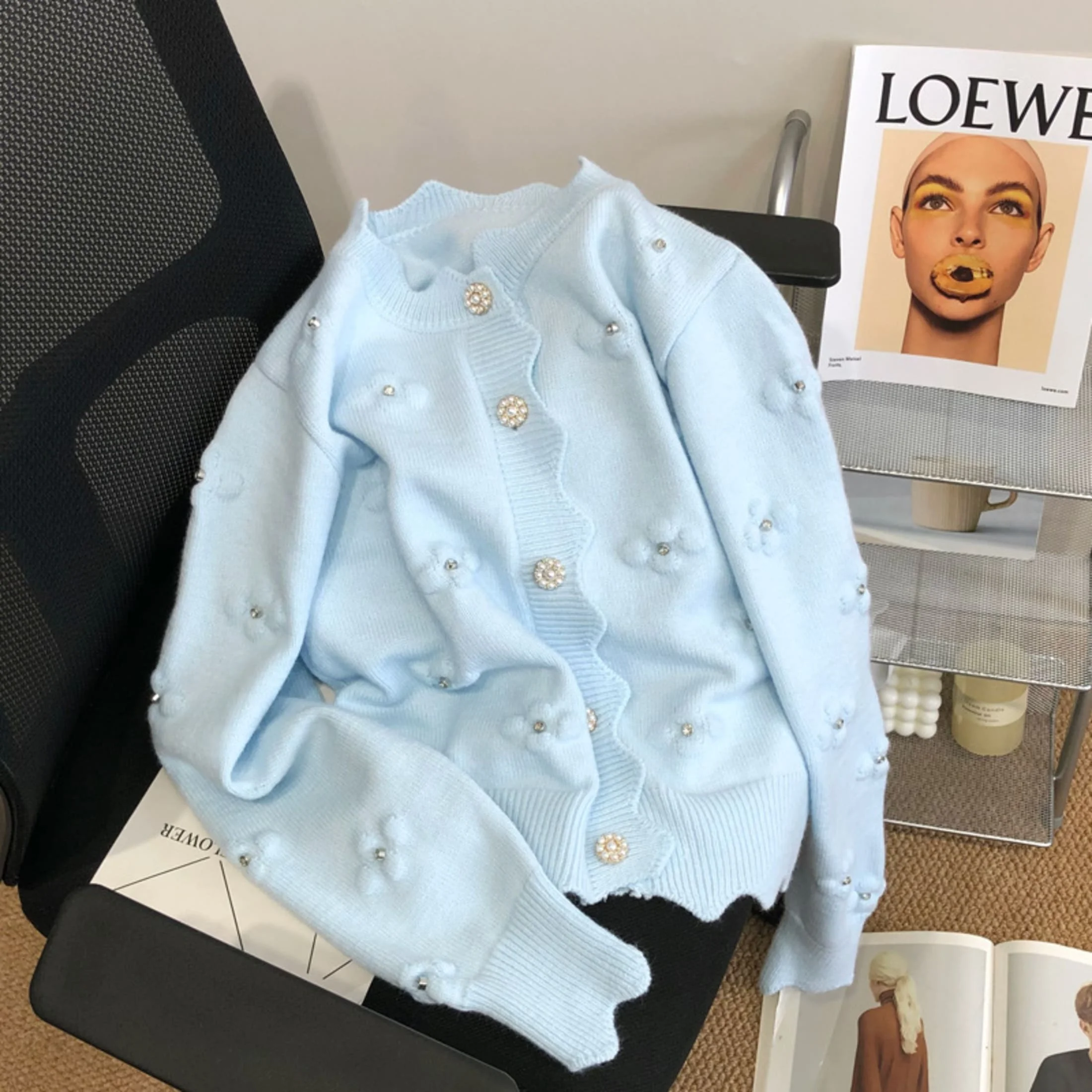 Kurzärmliger Pullovermantel mit kleinem Duft für Damen, lockerer und lockerer Rückenstil, neue Herbstsaison 2022, weicher und flauschiger Strick