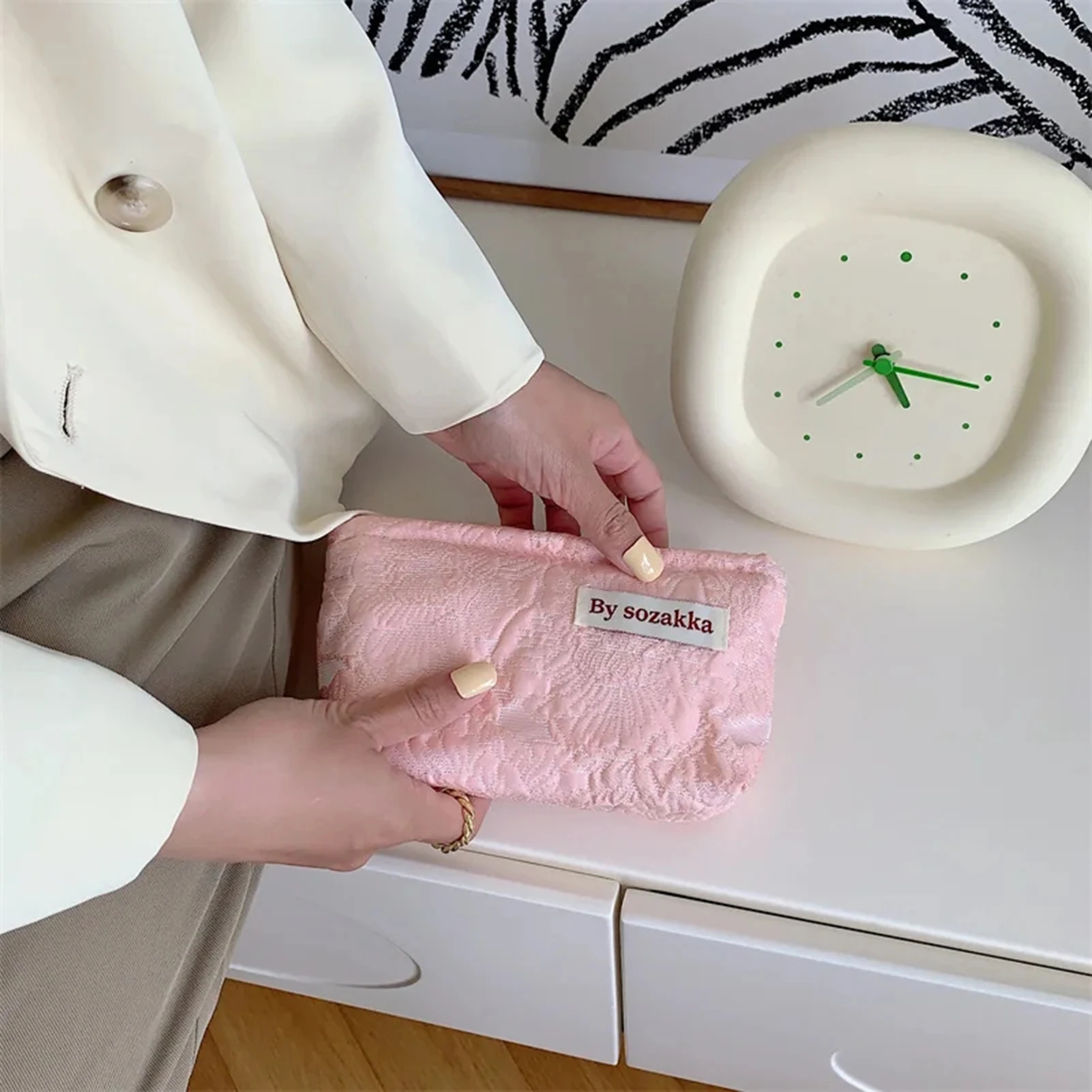 Bolsa de maquiagem estética com flores, bolsa de maquiagem fofa com zíper, presente de aniversário para mulheres e meninas