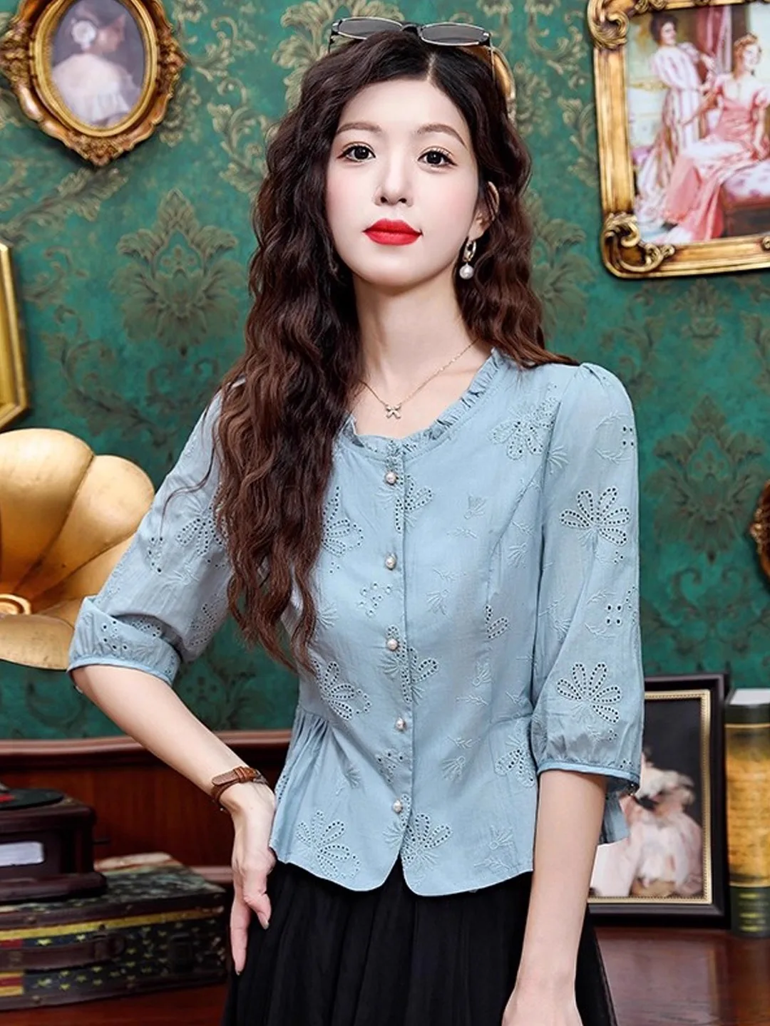 

French Sle Loose Fit Lace irt with Button Detail Embroidery Wood ain Collar Hollow out Design Breathable Women Top