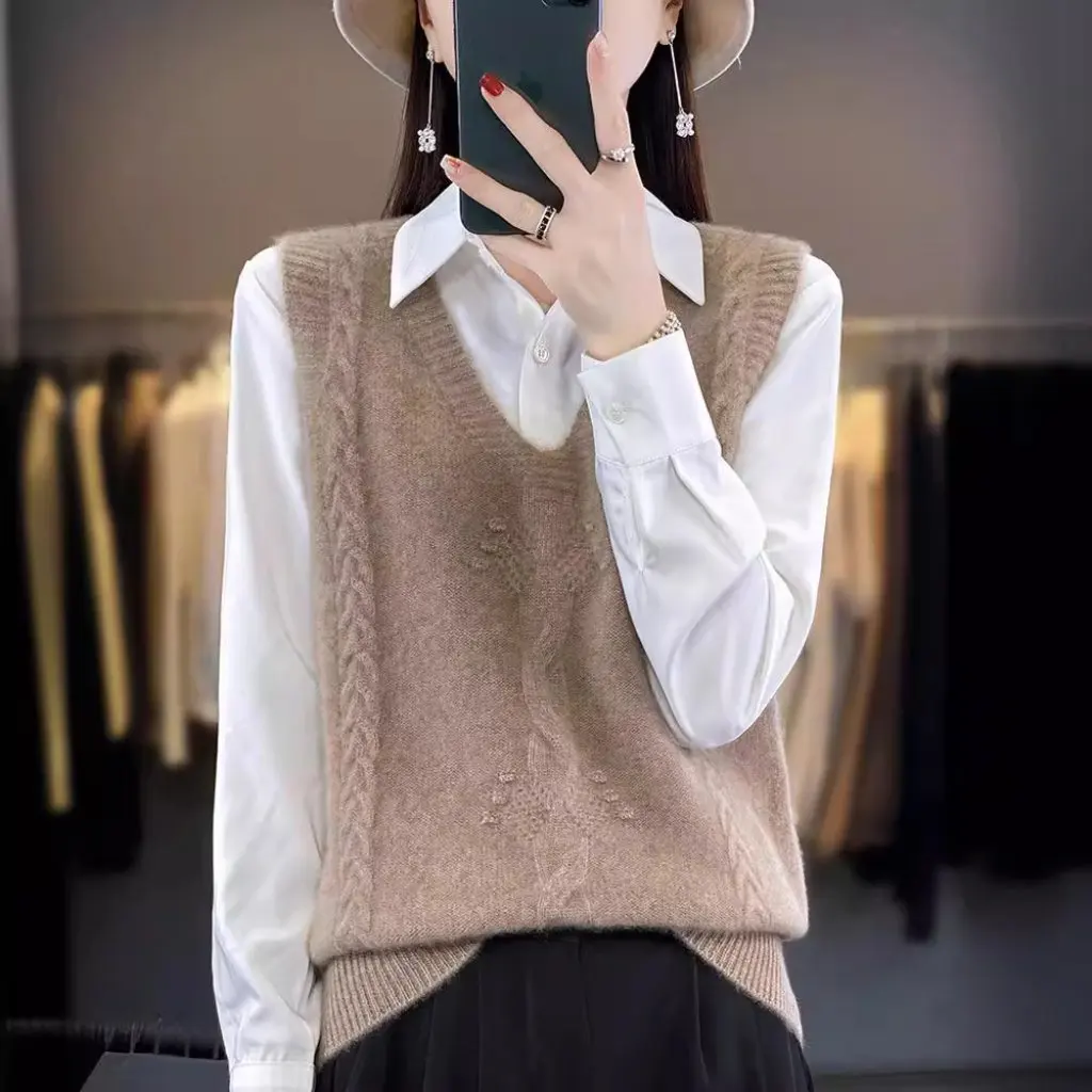 

Andy Women's Velvet V-Neck Knitted Vest Sleeveless Waistcoat Heavy Jacquard Bottoming Fashionable All-Match Autumn Winter Top