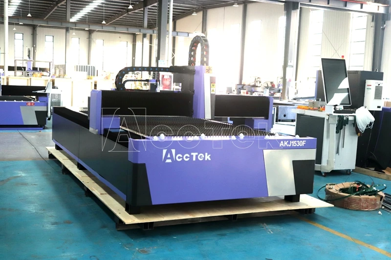 وكيل الاتحاد الأوروبي AKJ1530F الصلب الألومنيوم آلة قطع النحاس CNC الألياف الليزر القاطع لقطع الصلب 20 مللي متر رخيصة الثمن