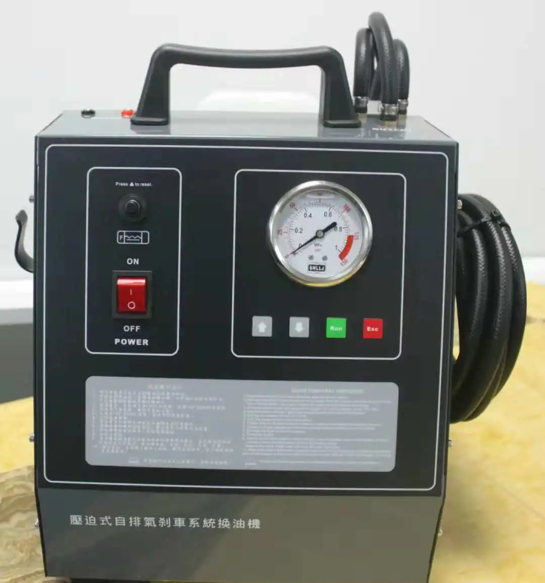 

Pulse compression automobile brake oil changer, automatic exhaust to replace brake oil