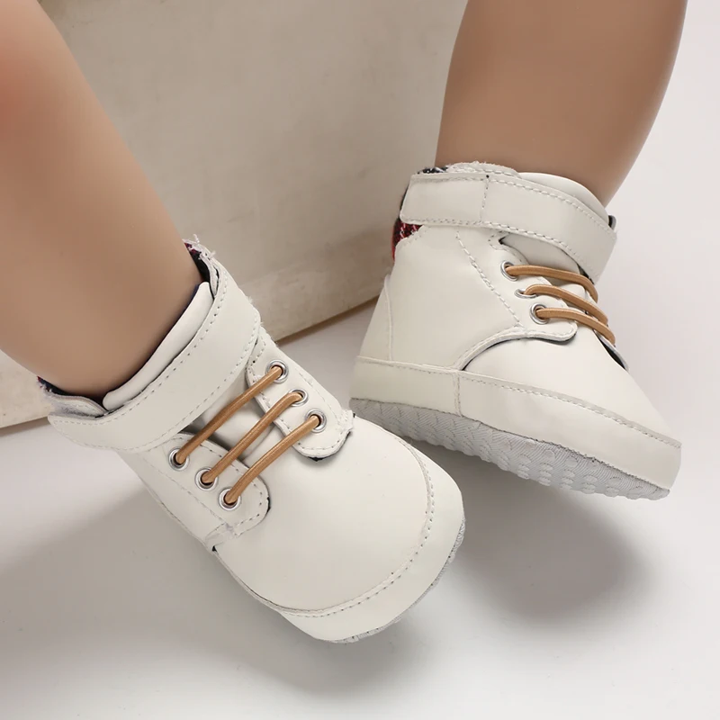 Weiße Tauf-Babyschuhe für Jungen und Mädchen, weichsohlige Baptismusschuhe, Sneakers für Neugeborene, Tauf-Lauflernschuhe – Detail 7