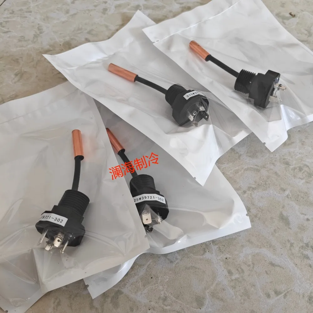 

025W39721-302Temperature Sensor/Water Temperature Probe/Air Conditioning Maintenance Parts 025-39721-302