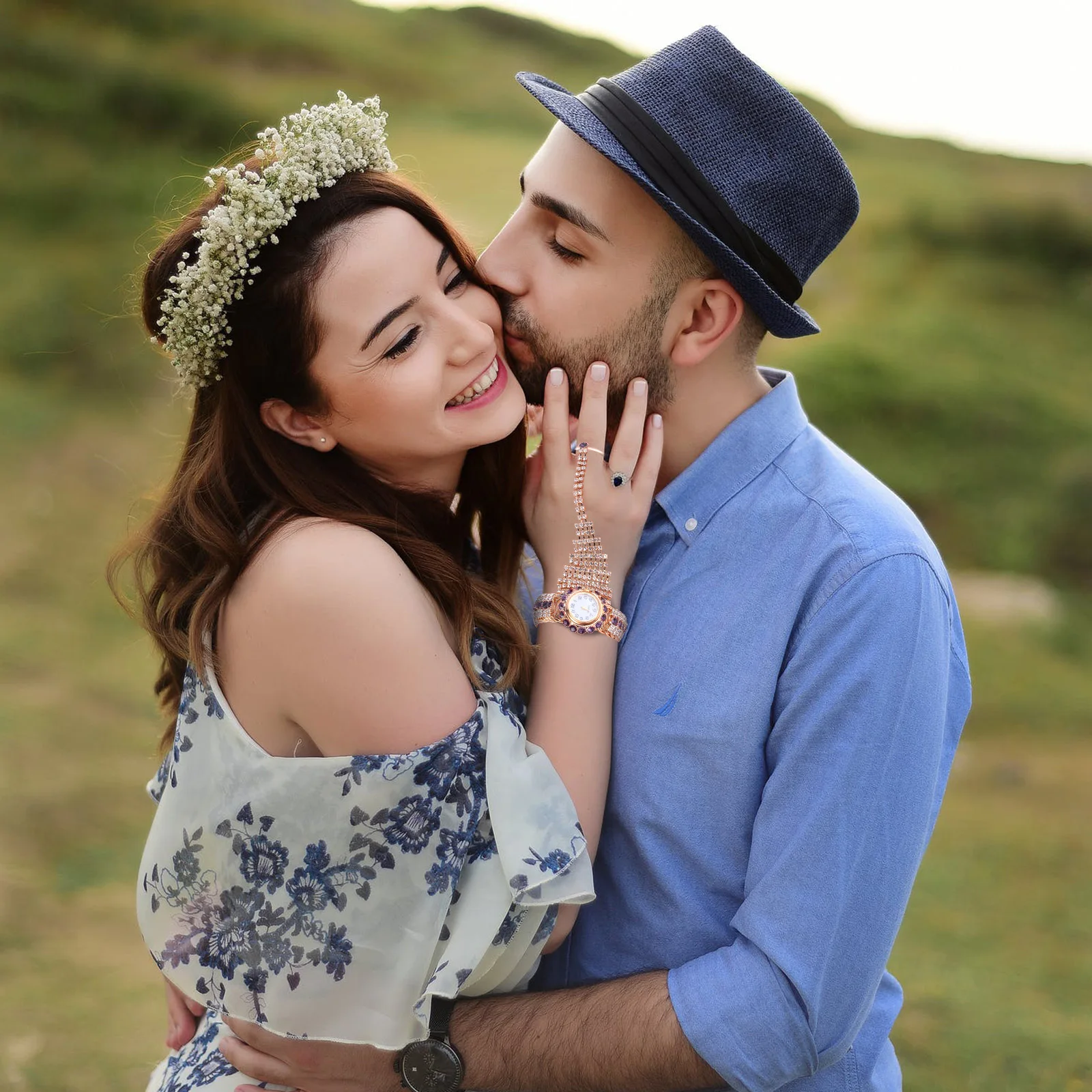 1Pcs Creative Alloy Watch for Women Precise Quartz Movement Lightweight and Stylish Suitable for Any Clothes Alloy Watch