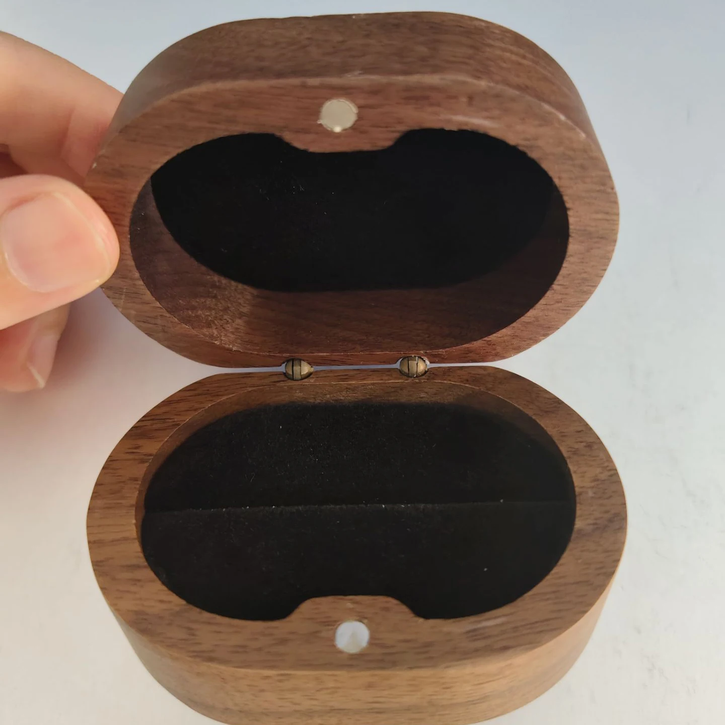 High Quality Oval Black Walnut Solid Wood Ring Jewelry Gift Packaging Box Cufflinks Display Stand Cases Only Wooden Boxes