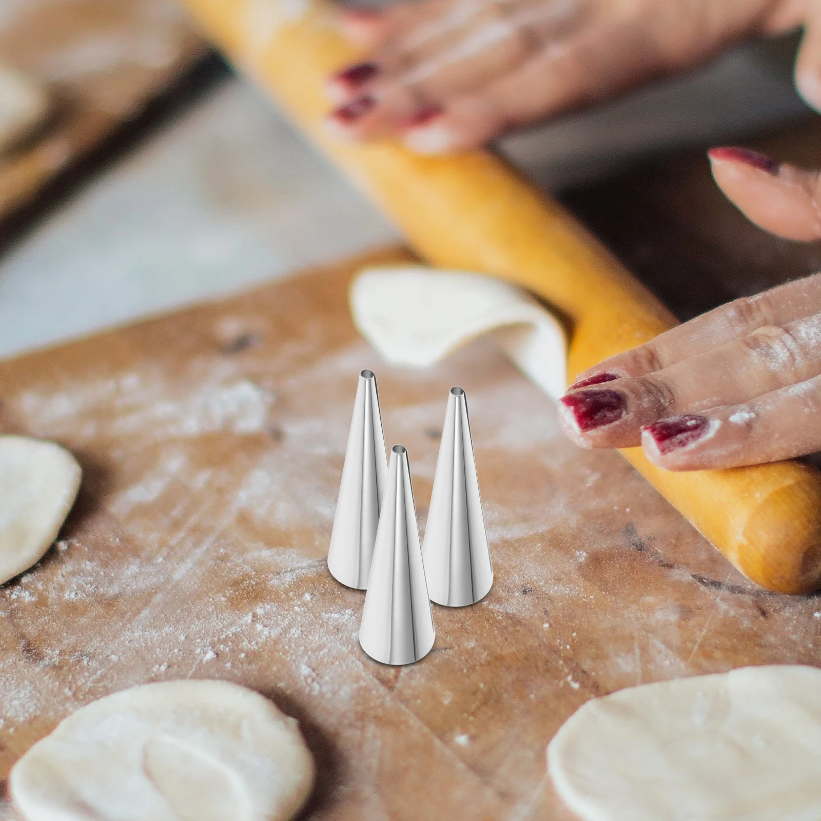 

10Pcs Stainless Steel Croissant Molds Cone Shape Baking Tools for Pastry Cream Horns Kitchen Use Bread Baking Mold