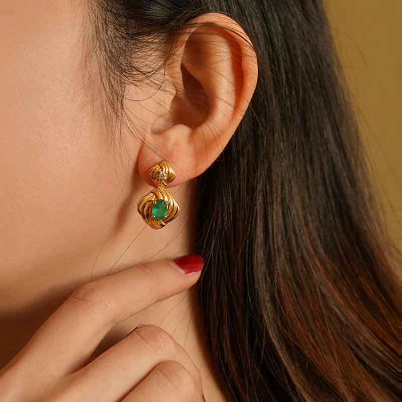 Original Design Retro Green Gemstone earings stud High Grade chic luster Light Luxury earrings for women Wedding Jewelry Gifts