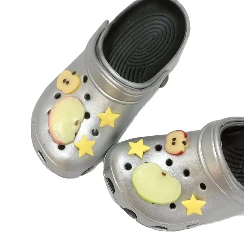 

New 1 Set Summer Fresh Apple Sliced Shoe Charms Set Advanced Fruit Shoe Decorations DIY 3D Detachable Buckle Shoes Accessories