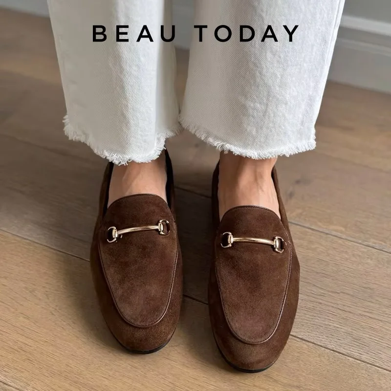 BEAUTODAY Mokasyny Damskie Zamszowe Okrągłe Palce Vintage Metalowa Dekoracja Jednolity Kolor Casualowe Płaskie Buty Damskie Ręcznie Robione 26206
