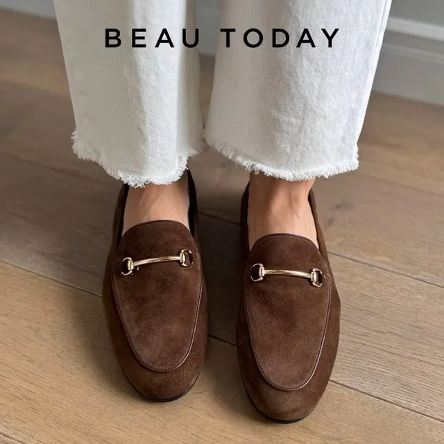 BEAUTODAY Mokasyny Damskie Zamszowe Okrągłe Palce Vintage Metalowa Dekoracja Jednolity Kolor Casualowe Płaskie Buty Damskie Ręcznie Robione 26206