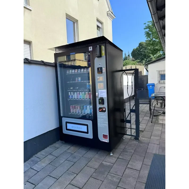 European Combination Snack and Beverage Vending Machine with Refrigerator for Customization