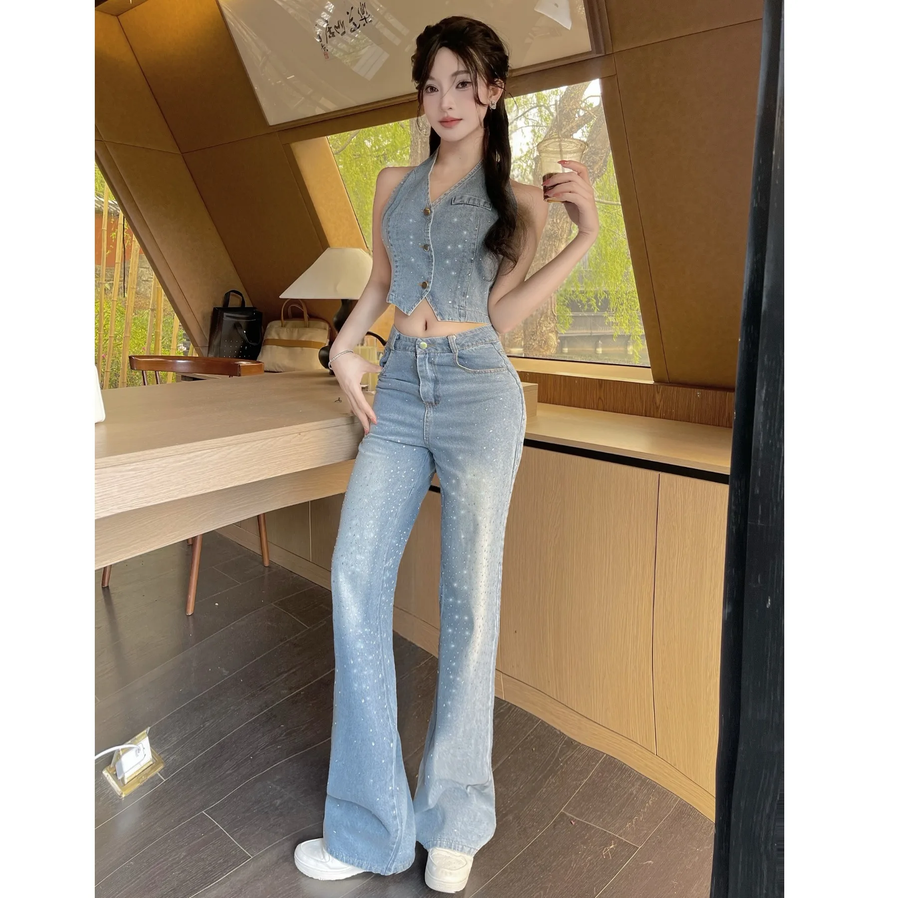 

Heavy Duty Flash Diamond Single Button Denim Vest And Wide Leg Straight Leg Bell Bottom Pants Set Women's Fashion Ensemble