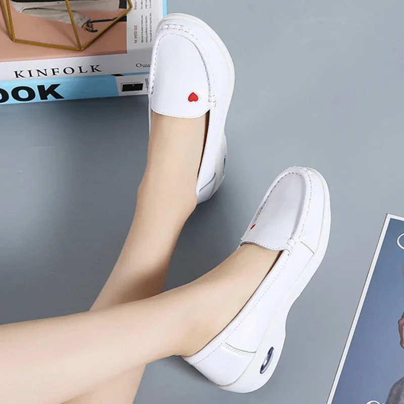 SNURULANWomen White Genuine Leather Flats Female Slip-on Ballet Flats Soft Boat Shoes Nurse Work Loafers High Quality Loafers