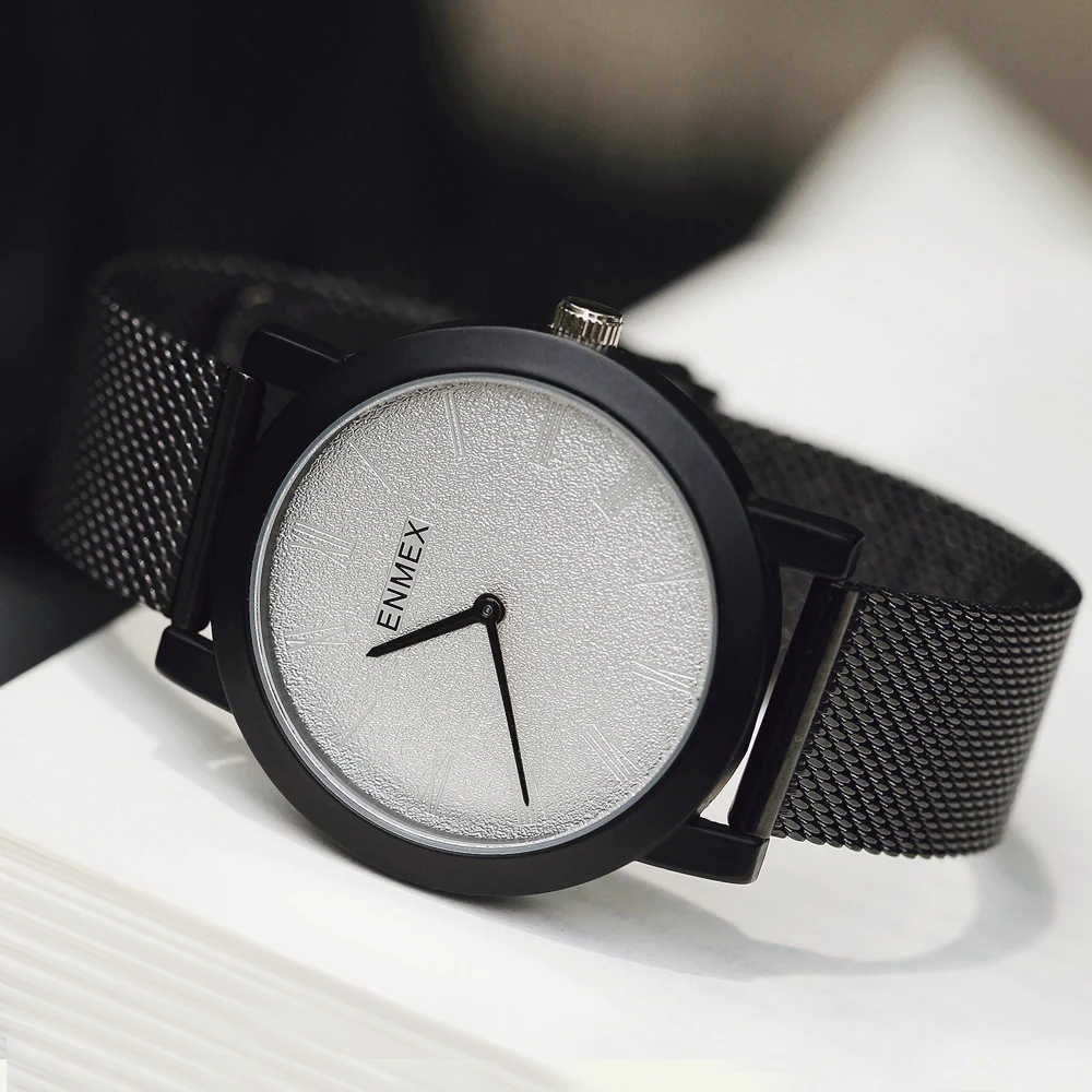 Minimalist design for women's watches, with a matte texture surface and Roman numeral scale, suitable for everyday women's watch