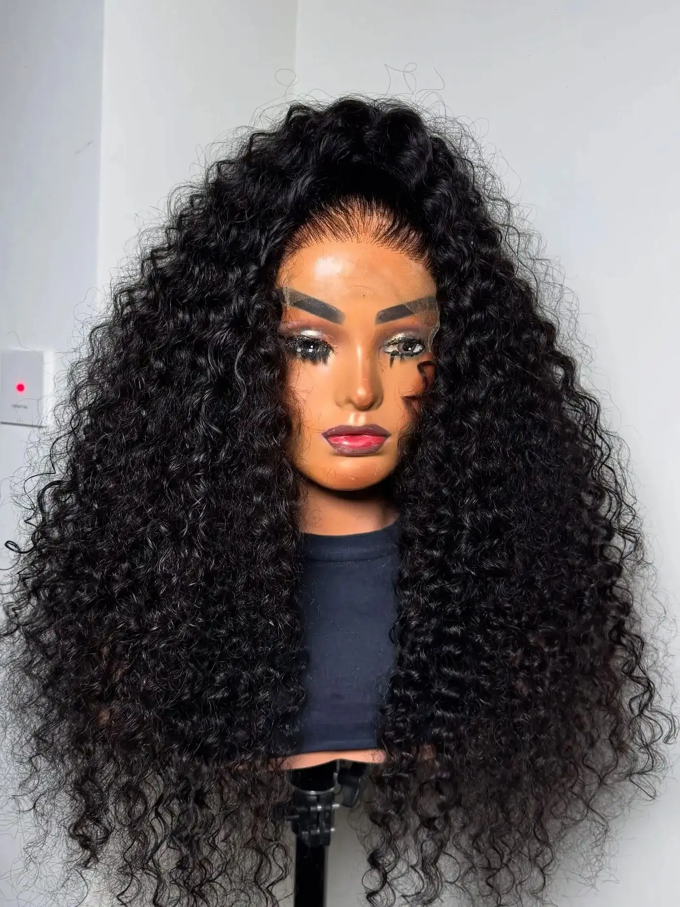 

13x4 Глубокие Волны Парики Фронта Шнурка Человеческие Волосы 200% Плотность HD Парики Фронта Шнурка Человеческие Волосы Предварительно Сорванные Волнистые Вьющиеся Парики 5x5 Бесклеевой Парик