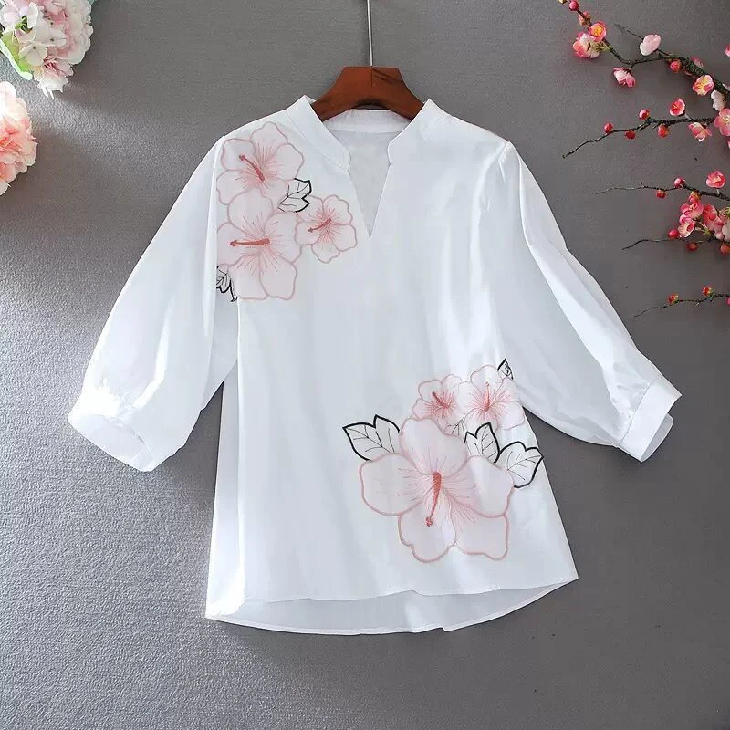 Summer Fashion Embroidery 3/4 Sleeve Loose Casual Blouse Ladies V-neck Simple All-match Pullover Top Women Comfortable Shirts