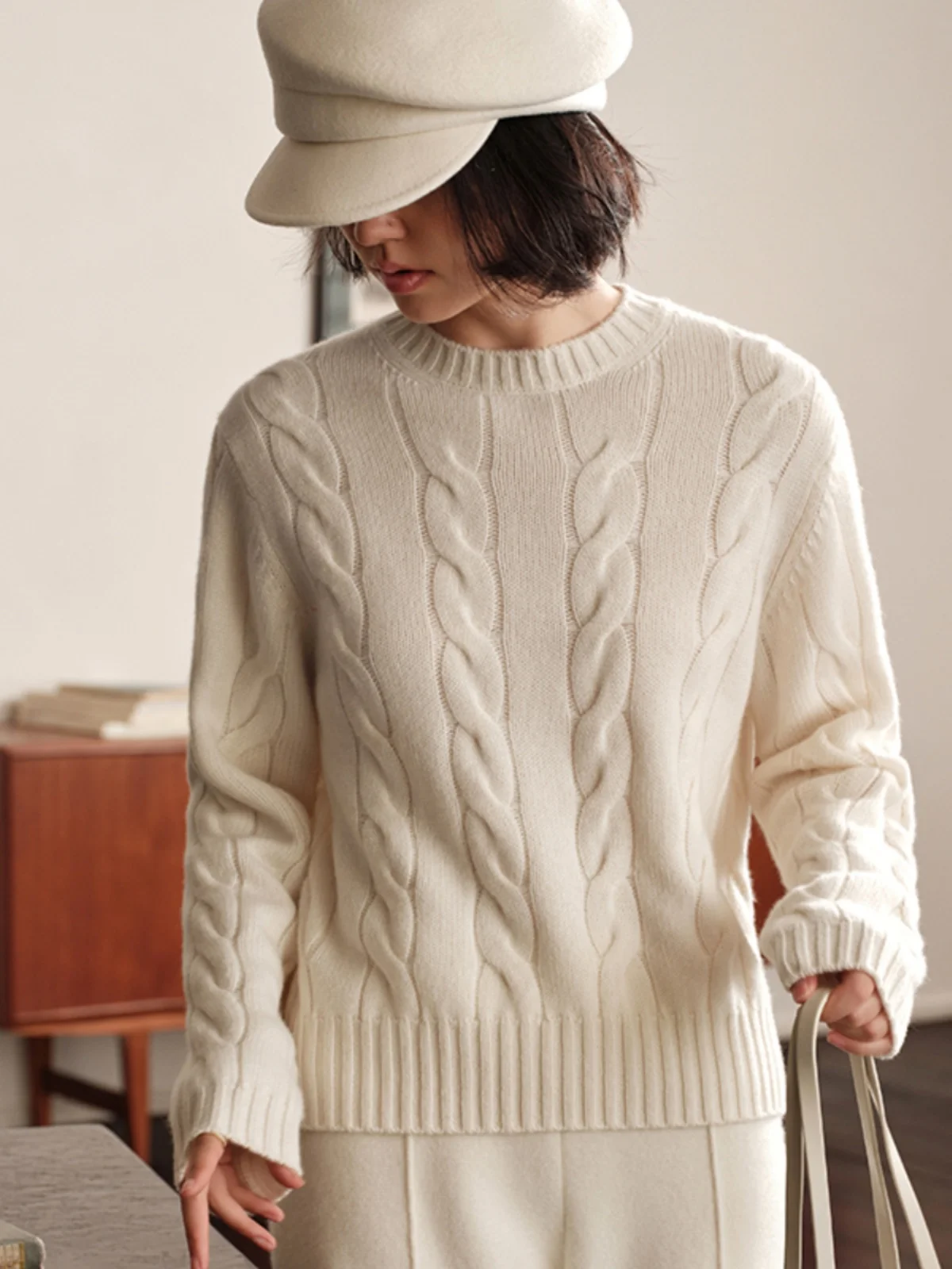 

Осенне-зимний новый женский свитер из 100% чистого кашемира с круглым вырезом, утолщенный свободный тонкий модный вязаный свитер.