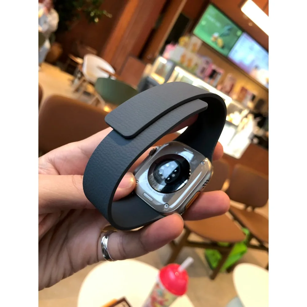 

Magnetic Strap for Apple Watch Band 44mm 45mm 40mm 46mm 41mm 42 mm 38 Silicone Bracelet iWatch Series 10 9 8 7 6 Se Ultra 2 49mm