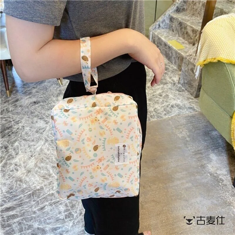 bolsa-portatil-para-fraldas-de-bebe-bolsa-suspensa-a-prova-d'agua-para-armazenamento-de-fraldas-ao-ar-livre-bolsa-essencial-para-viagem-bolsa-de-armazenamento-de-roupas-de-bebe