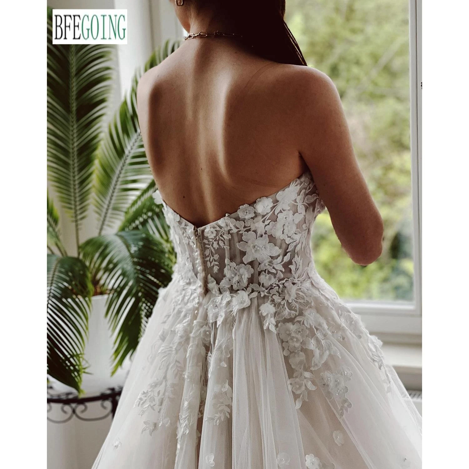 A-Line Wedding Dresses Chapel Train Custom Size Lace Appliques Floor-Length Sweetheart Tulle Layered Skirt  Bridal Gowns