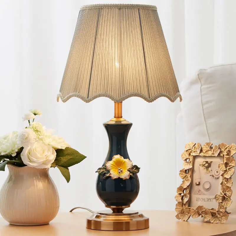 

American simple ceramic small table lamp bedroom bedside lamp modern wedding celebration warm