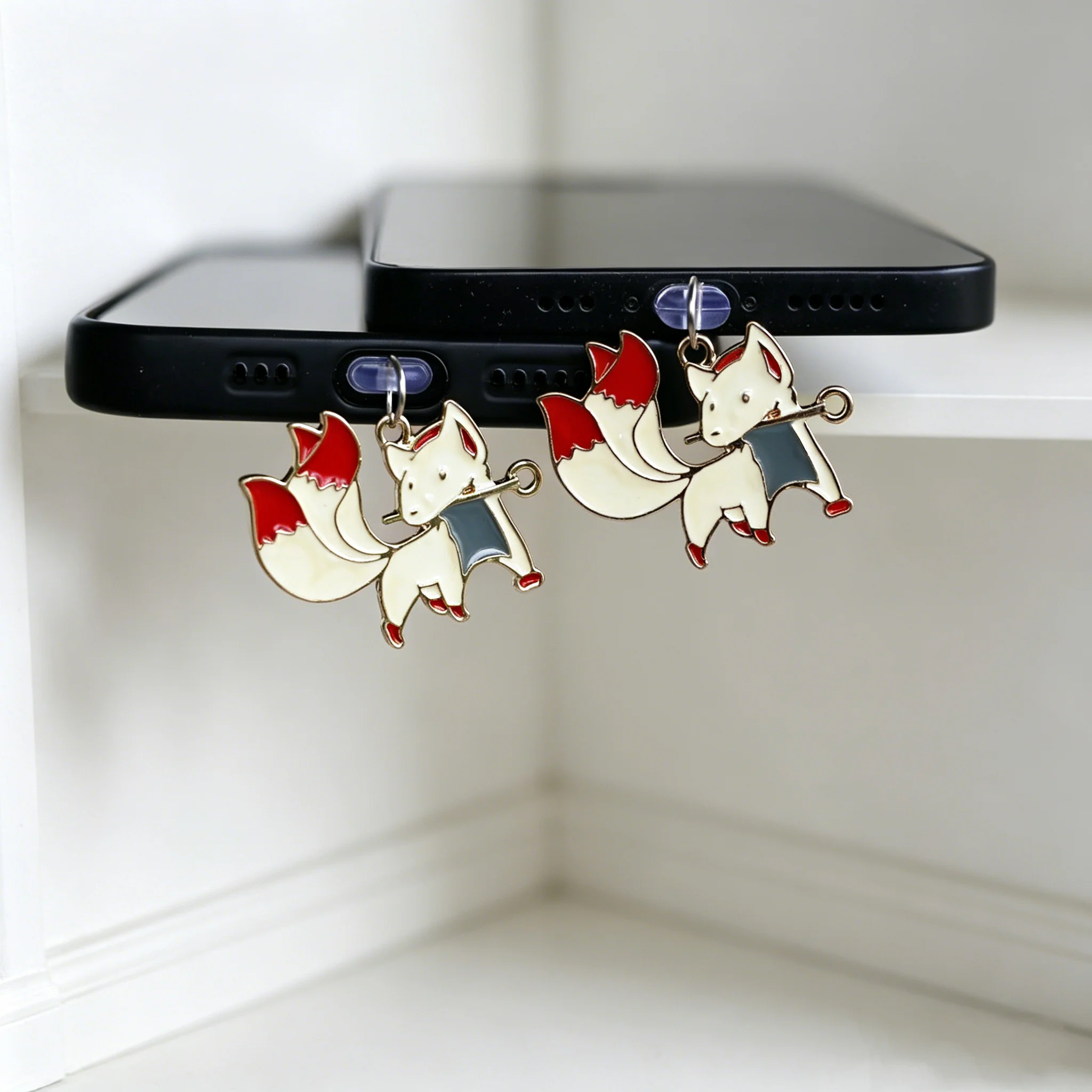 Pingente Protetor de Poeira para Celular, Acessório Decorativo Fofo de Raposa para iPhone e Porta Tipo-C, Cordão de Liga Metálica para Pendurar, Presente