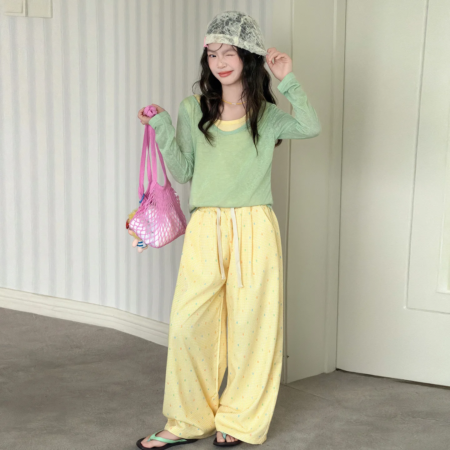 

Комплект из трех предметов для девочек: новая коллекция 2026 года, ранняя весна, корейский стиль, очень красивый, модный и милый детский костюм