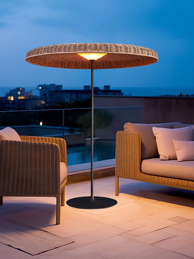 Paesaggio della villa con lampada da prato per esterni