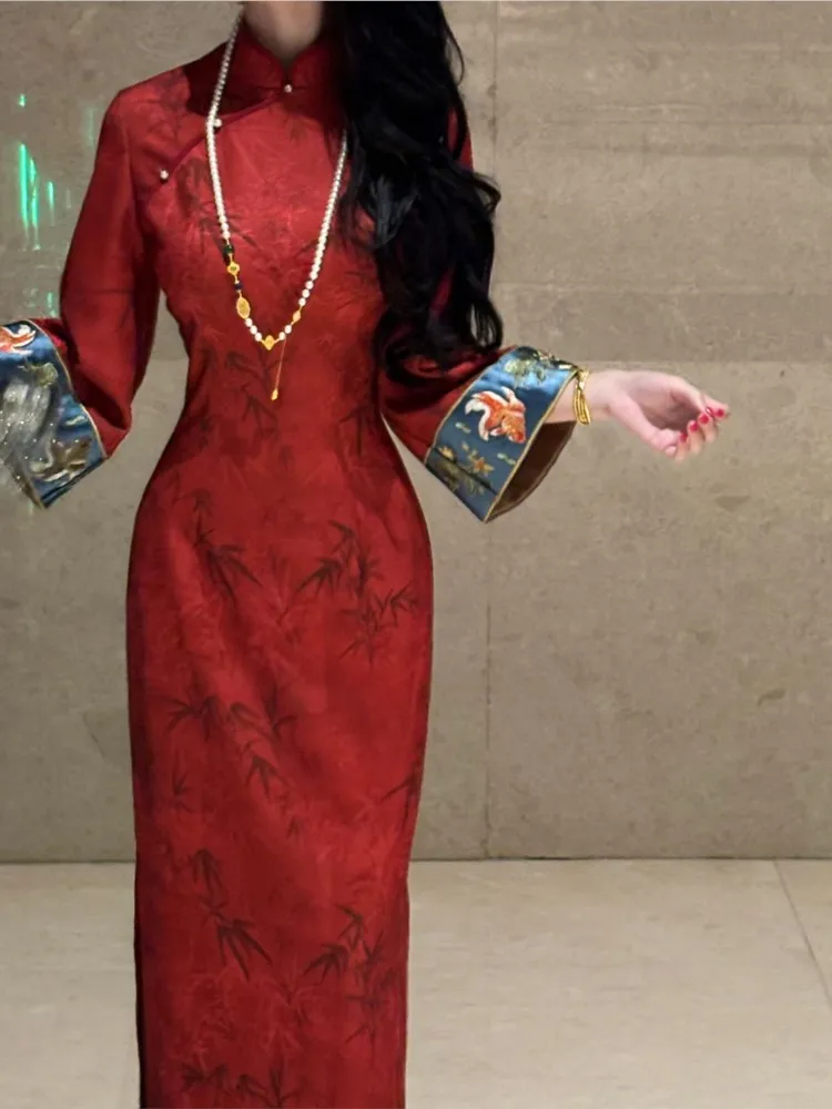 

Gentle and fair knitted leaf jacquard cheongsam embroidered dress Red girl