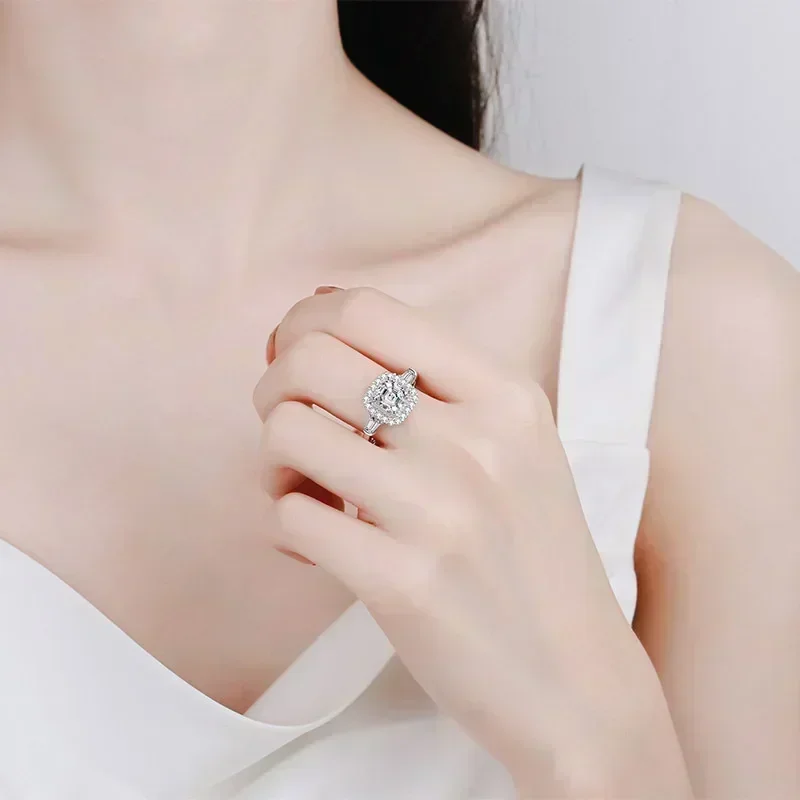 Elegant Design Jewelry Female Asscher Cut 2 Carat Moissanite Luxury Pretty Ring for Wedding 18K White Gold Womens Ring