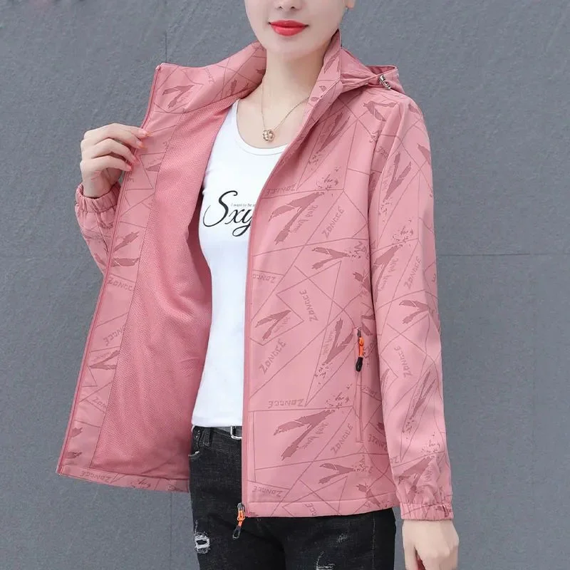 

Spring Autumn Women Trench Coat New Fashion Printed Waterproof Jacket Casual Women Mountaineering Hooded Coat Famale Windbreaker