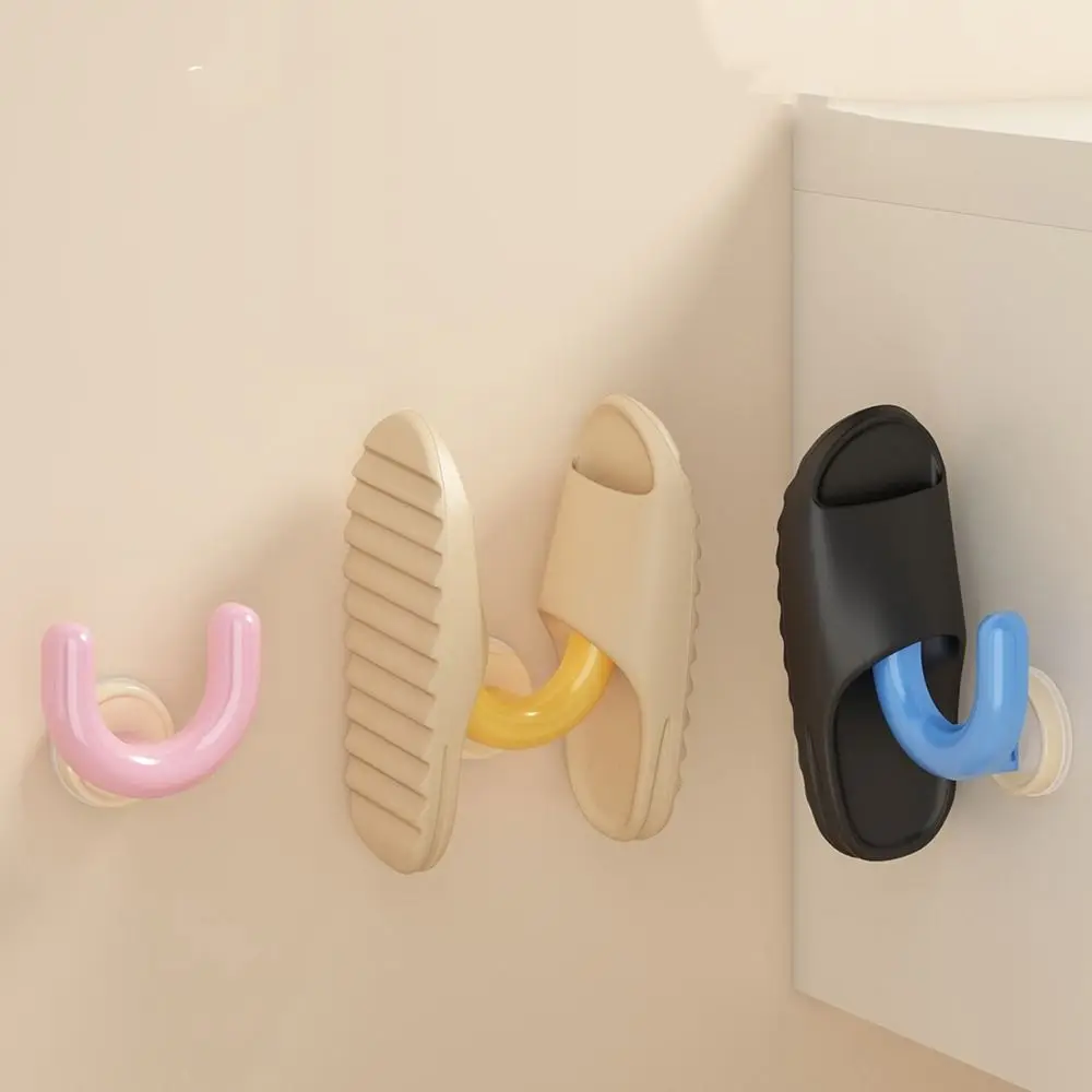 

2Pcs Plastic Suction Cup Slipper Storage Rack Wall Mounted Punch Free U Slipper Rack Space Saving Slipper Hanger Living Room