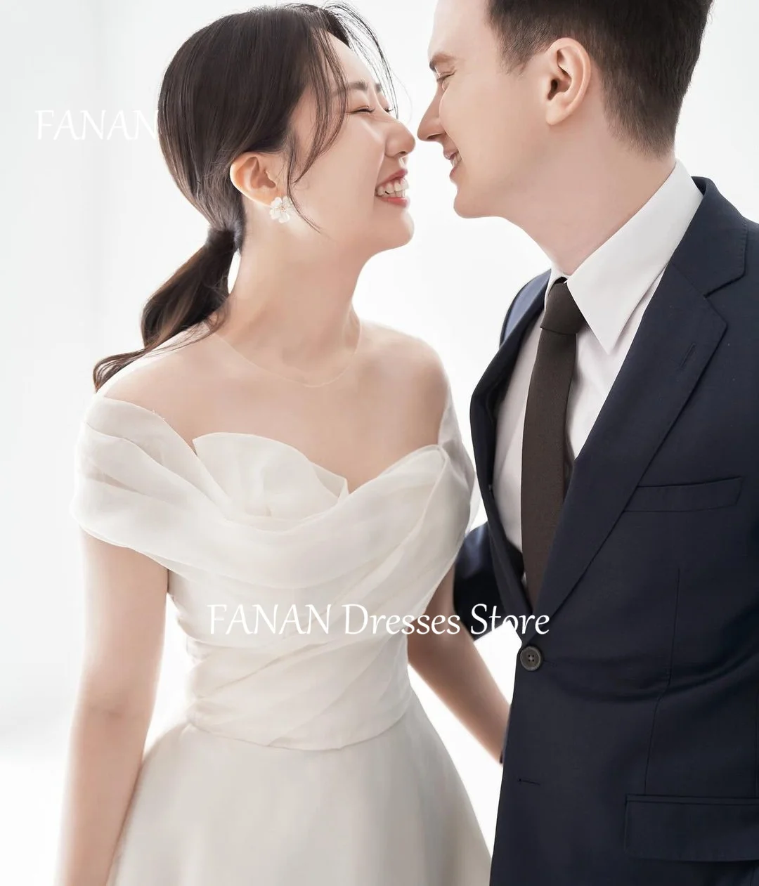 FANAN Korea Ivory Off Shoulder Wedding Dresses 웨딩드레스 Short Sleeves Organza A-Line White Corset Custom Made Bride Gowns Plus Size