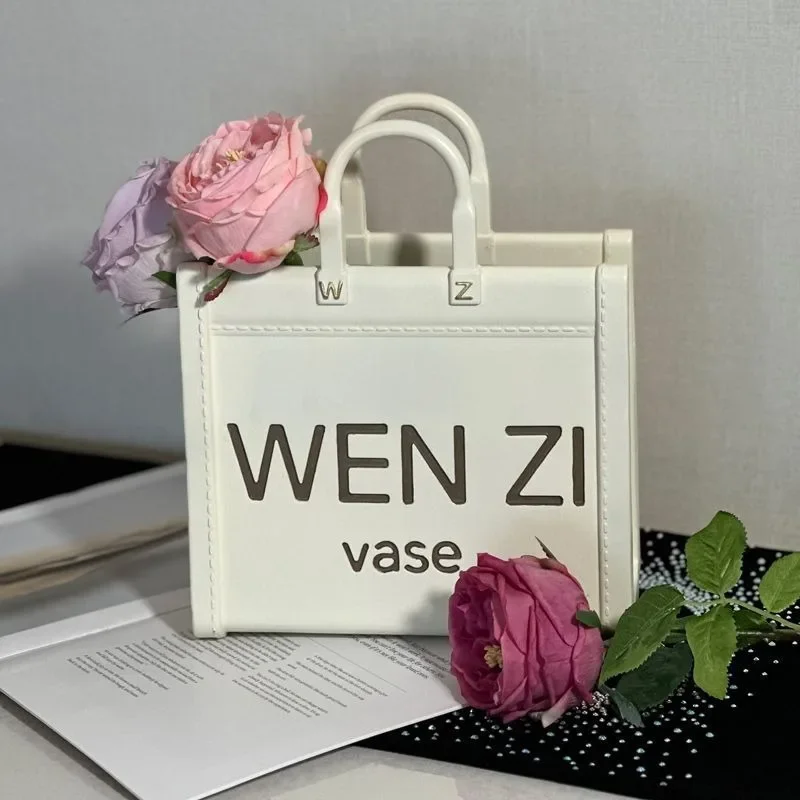 

Luxury Fashion Simple Handbag Modelling Vase Living Room Table Decoration Creative Flower Vase Aesthetic Home Accessories