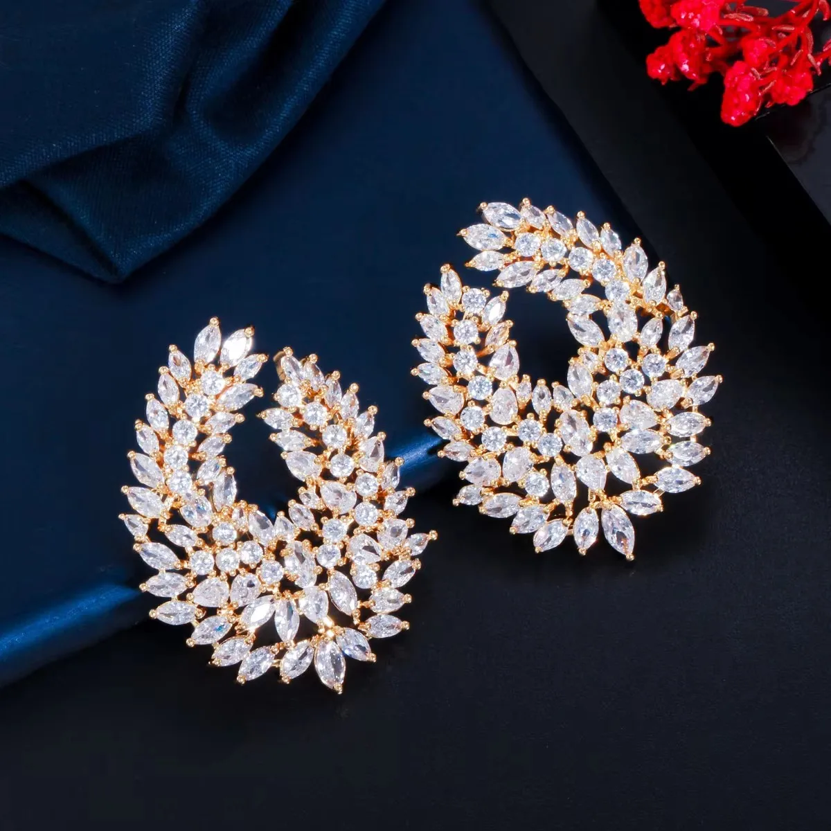 CWWZircons Luxuriöse, beliebte Wassertropfen-Ohrringe mit Mikro-Pavé-Zirkonia, Naija Hochzeitsohrringe, modischer Damenschmuck für Partys, Großhandel E0338 – Detail 2