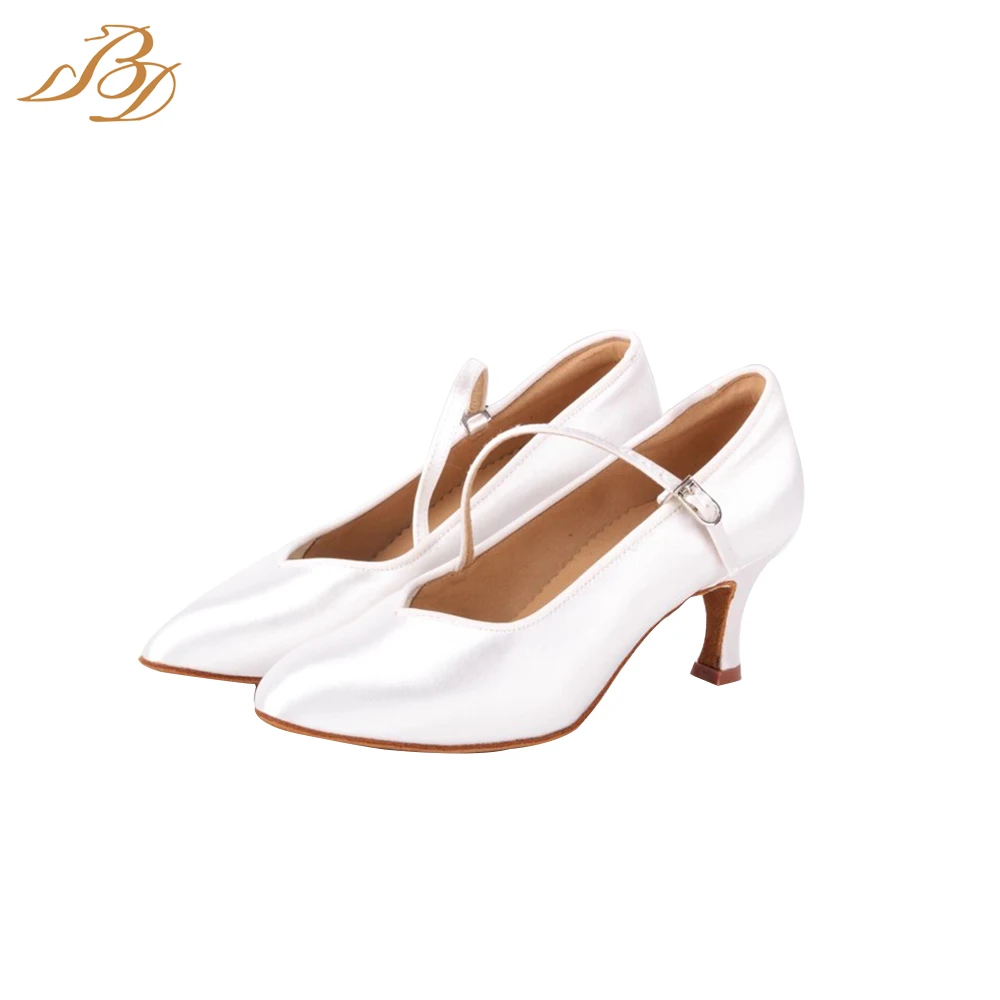 حذاء رياضي Ballroom SALSA  أصيلة عدم الانزلاق النعال مقاوم للبلى امتصاص العرق الحرير صقيل تنفس خفيف الوزن التفافأحذية رياضية نسائية للرقص في قاعة الرقص أحذية رقص حديثة للفتيات معيار دولي للأطفال والنساء مع الماس BD138