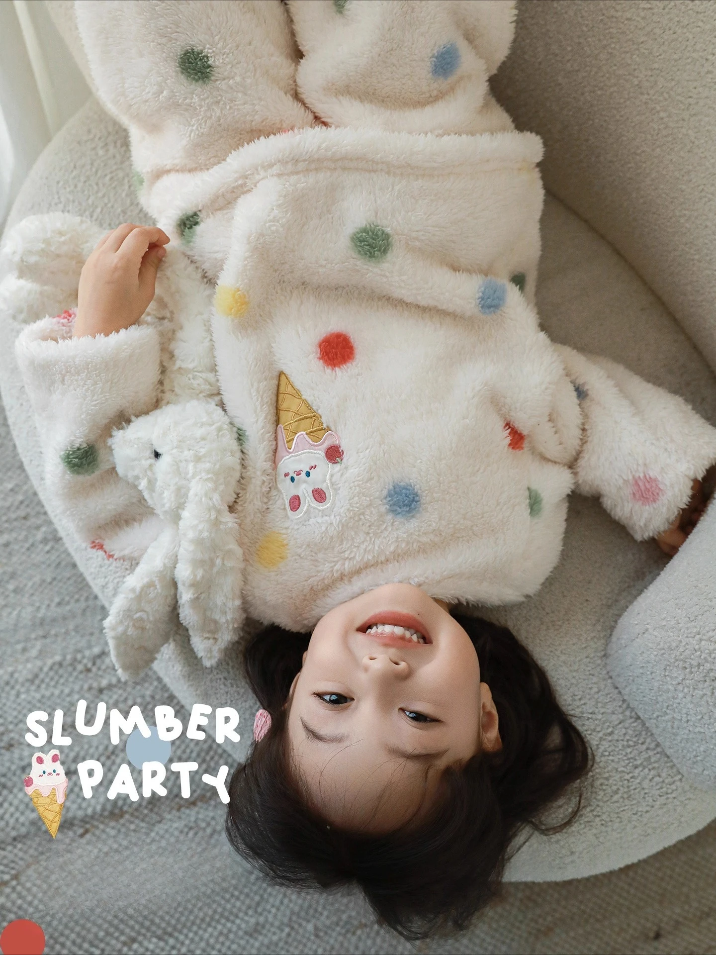 

Зимний пижамный комплект для девочек, коллекция 2022 года, флисовая одежда в радужную горошек, утепленная термобелье для сна, уютный домашний наряд для детей 1-7 лет