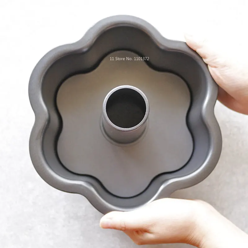 

8 Inch Detachable Hollow Cake Mould Floral Chimney Non-Stick Live Bottom Chiffon Cake Mould Detachable Hollow Cake Pan