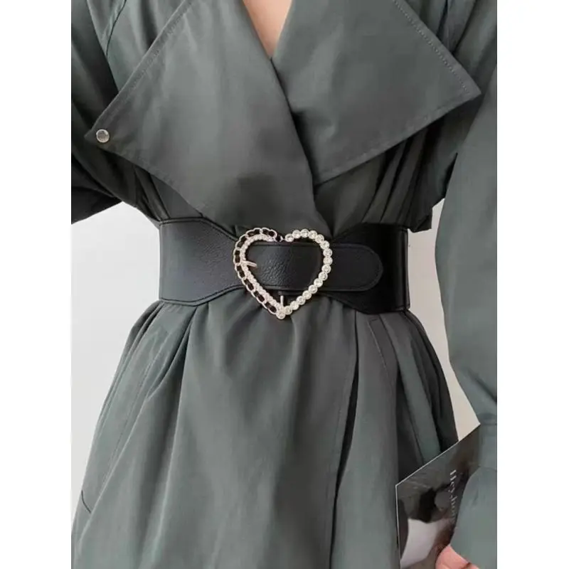 Herzförmiger, diamantschicker, vielseitiger, modischer, locker sitzender, elastischer Taillenmiedergürtel für Damen im neuen Stil