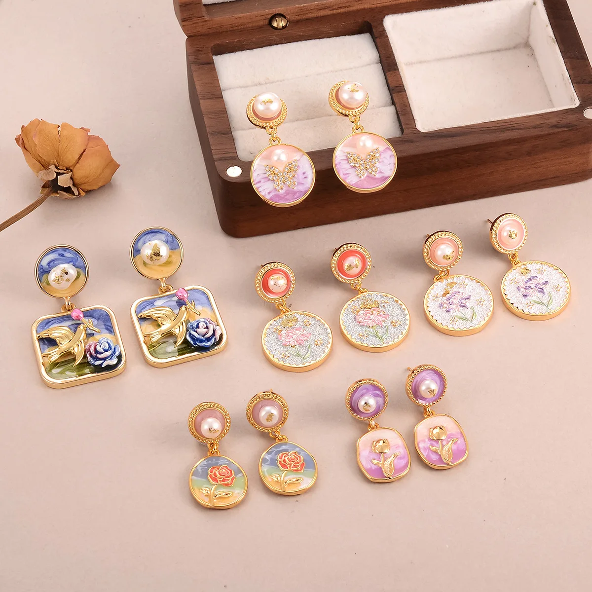

Original design oil painting series fashion jewelry vintage French retro style PVD gold plated baroque pearl drop stud earrings