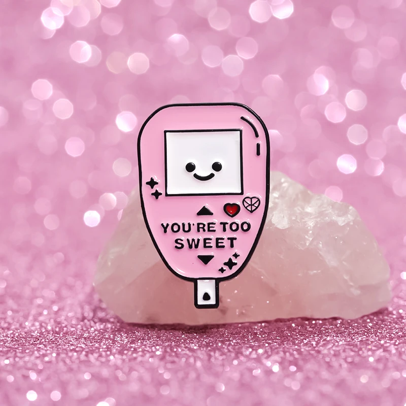 Przypinka Glukometr 'You're Too Sweet' Emaliowana Broszka dla Medyka