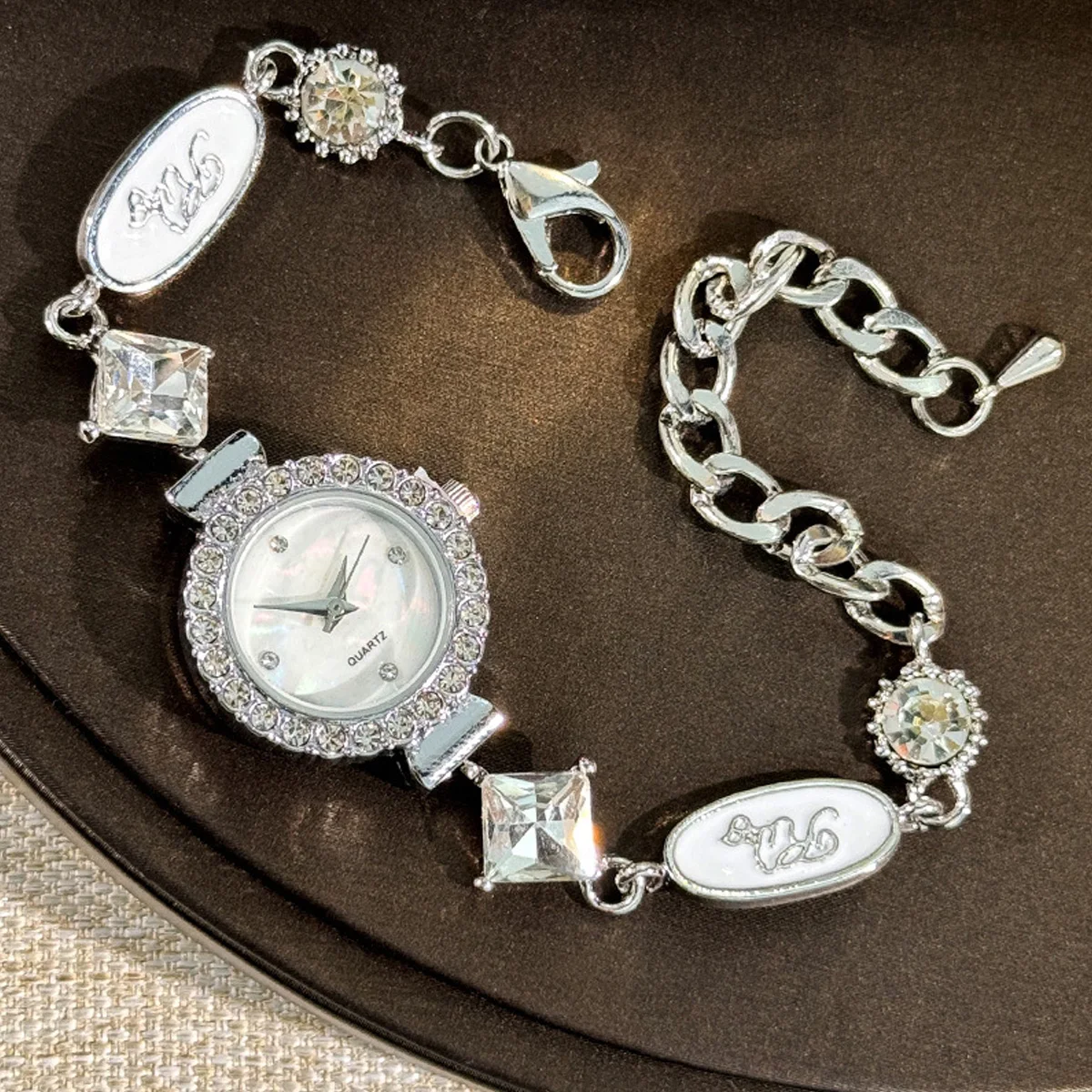 

Роскошные женские часы-браслет с золотыми бриллиантами, перламутровым циферблатом, хрустальной цепочкой, элегантные кварцевые наручные часы для женщин, идеальный подарок