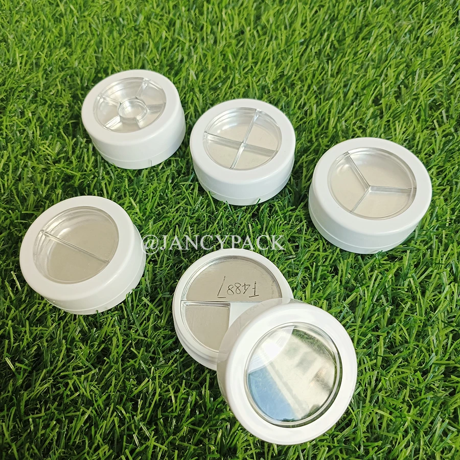 

Оптовая продажа, внутренний диаметр 39,5 мм, блестящий горшок для ухода за кожей, белые пустые тени для век, компактный чехол для румян под частной торговой маркой с окном