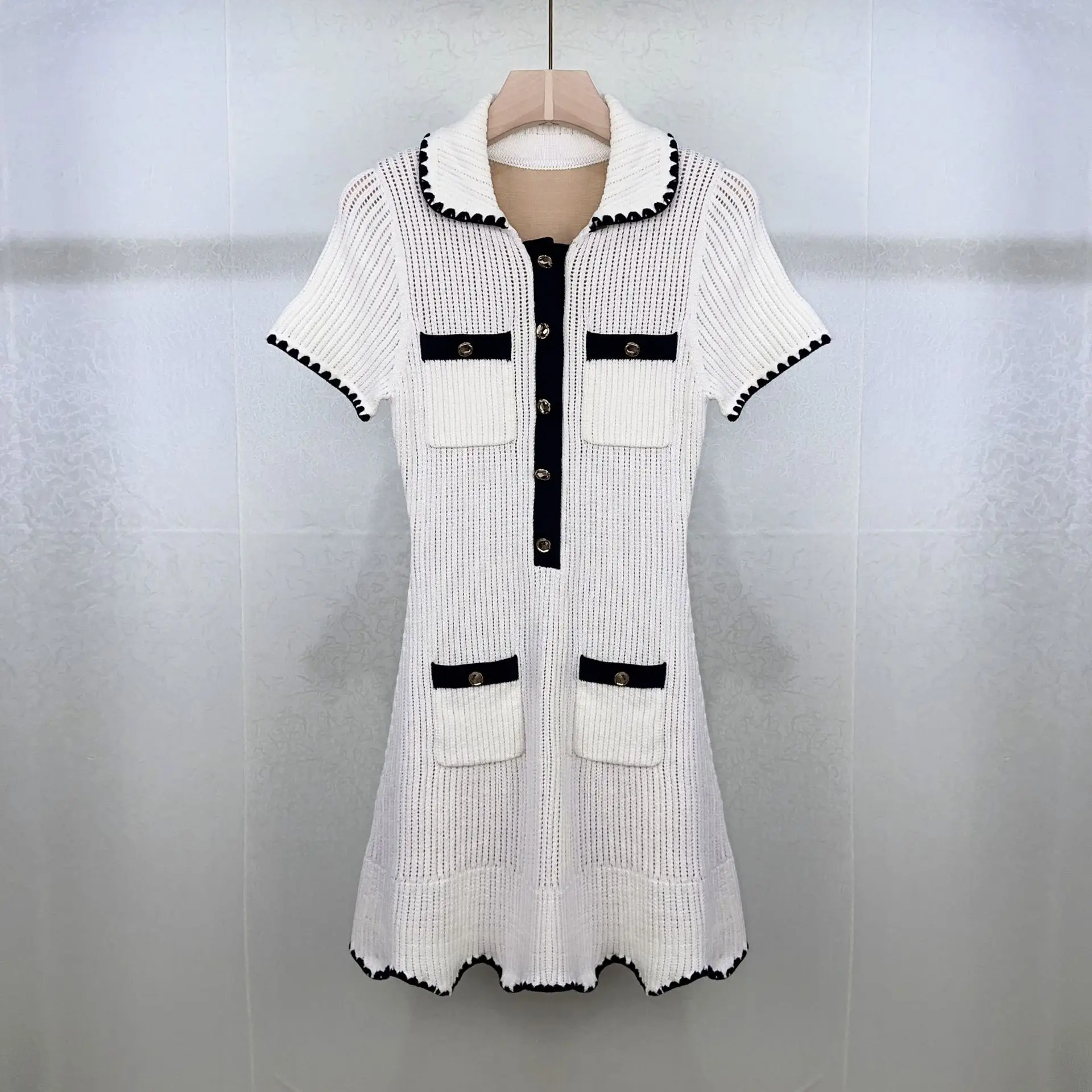 

Women Contrast Color Knitted Dress Front Buttons Turn-down Collar Short Sleeve Slim Casual Autumn 2024 Mini Robe