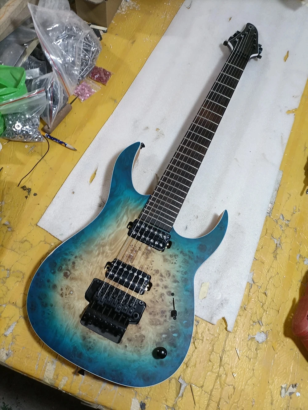 High Quality Blue 7 Strings  Guitar Wenge Neck Rosewood Fretboard Floyd Rose Bridge Burl Veneer Factory Customizable